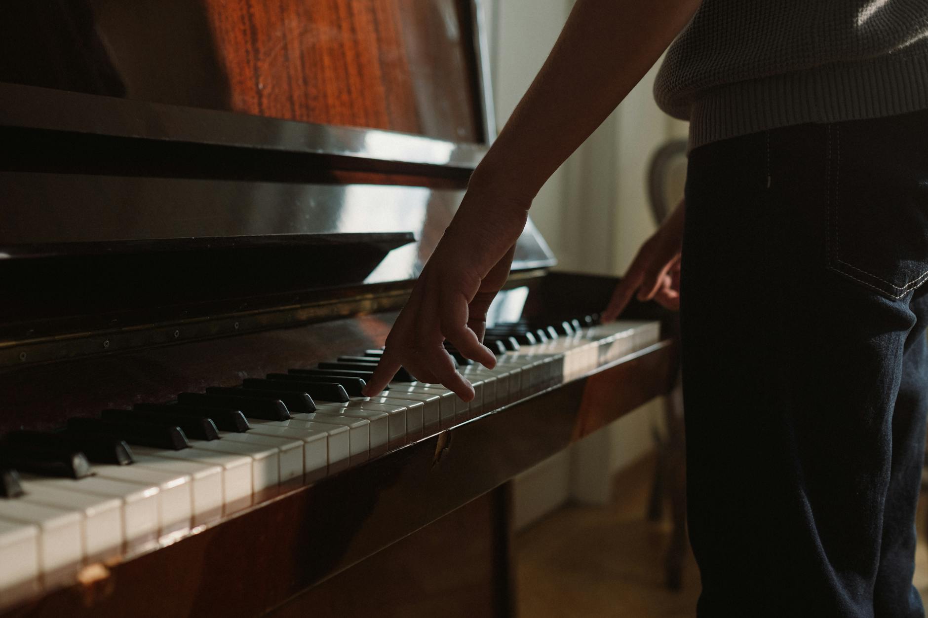 DO NOT USE - generic piano photo not showing posture