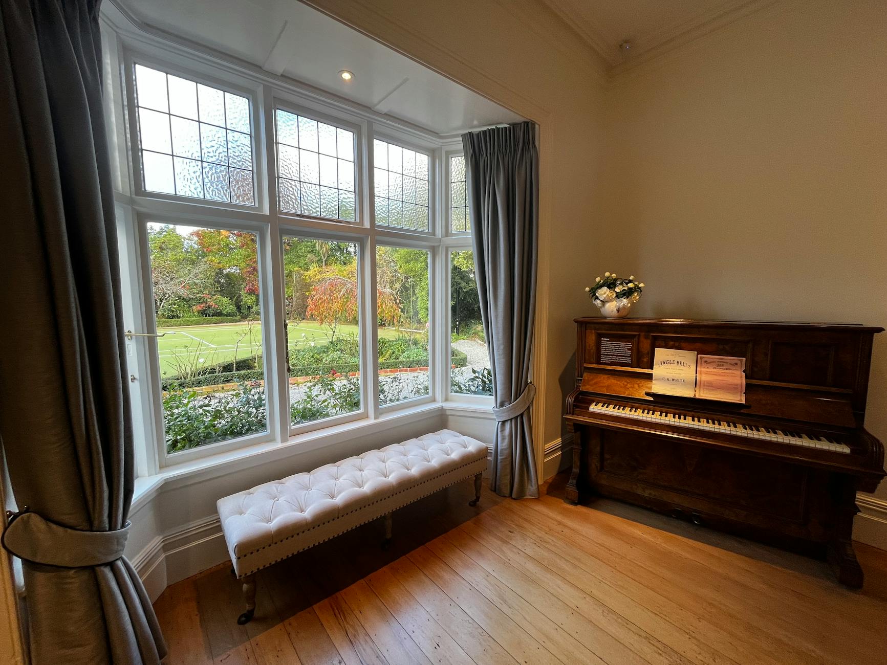 Best Piano Bench with Back Support in 2026: Complete Buyer’s Guide