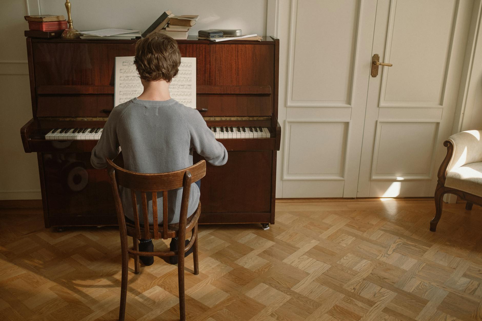 Best Piano Chairs for Comfortable Playing