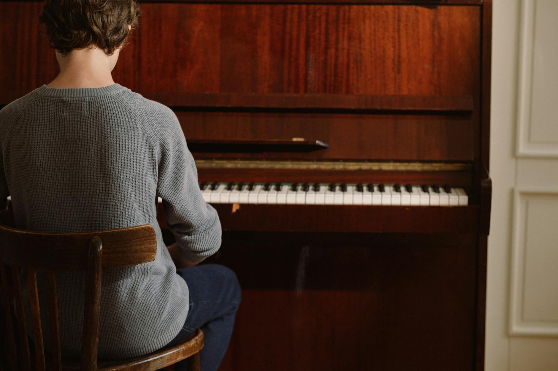 Piano Stool with Back Support: 6 Picks for Posture (2026)