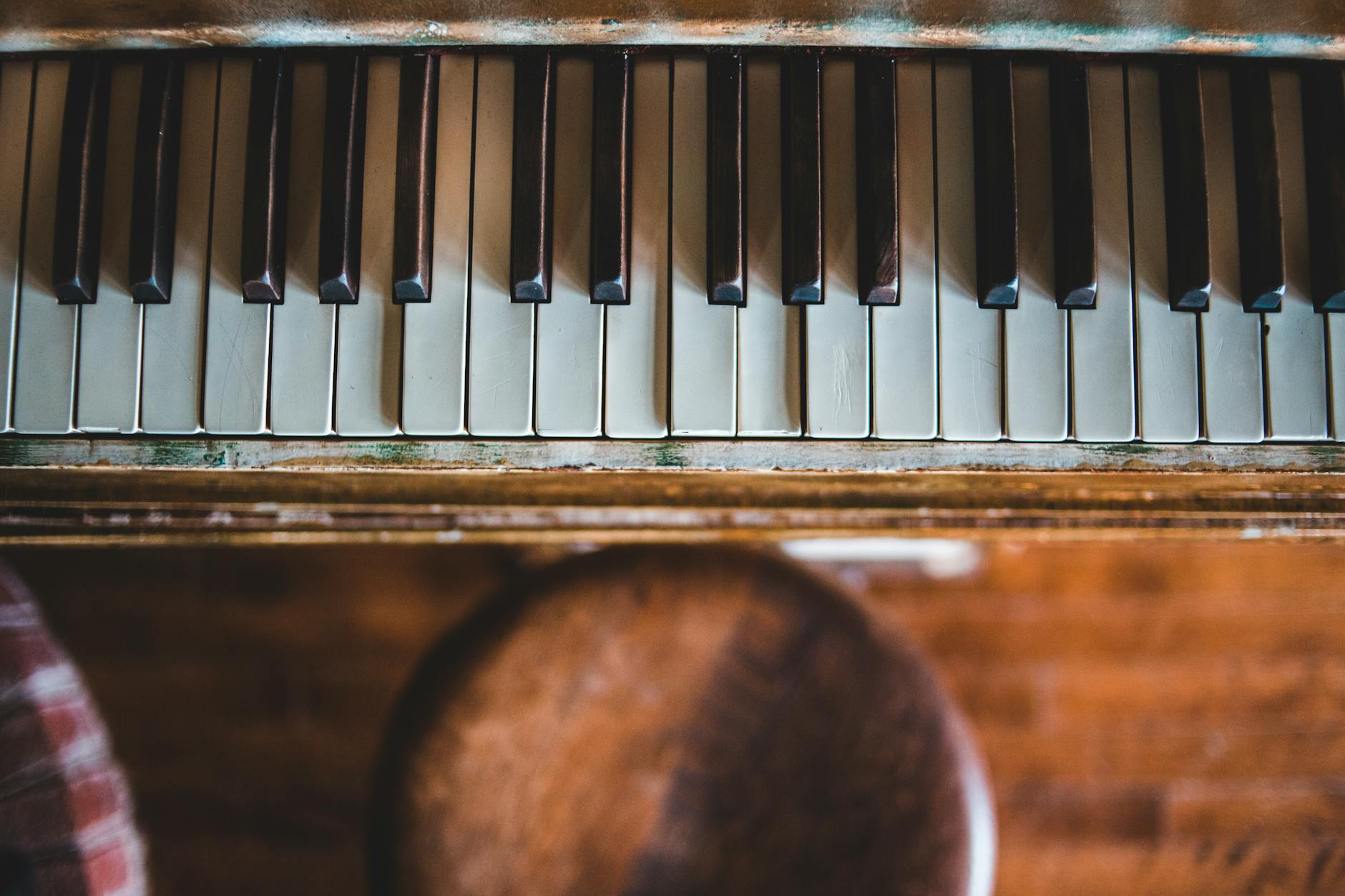 Piano Bench Maintenance: How to Keep It Like New