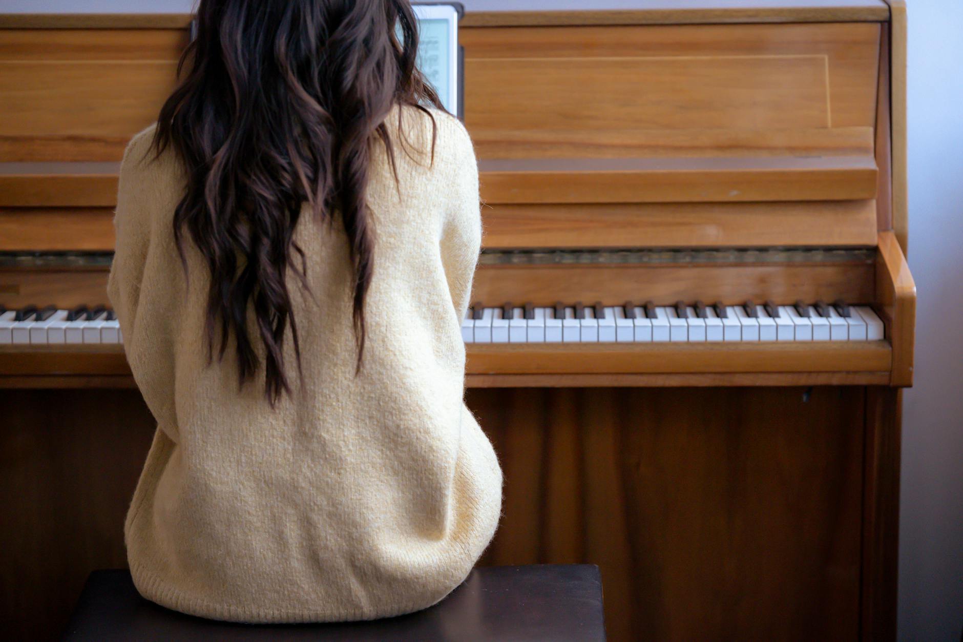 Piano Practice Pain? 5 Ergonomic Fixes Starting with Your Bench