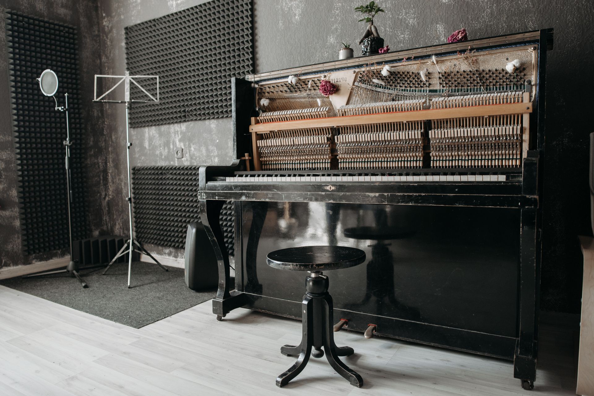 Smart Piano Benches: Are They Worth It in 2026?
