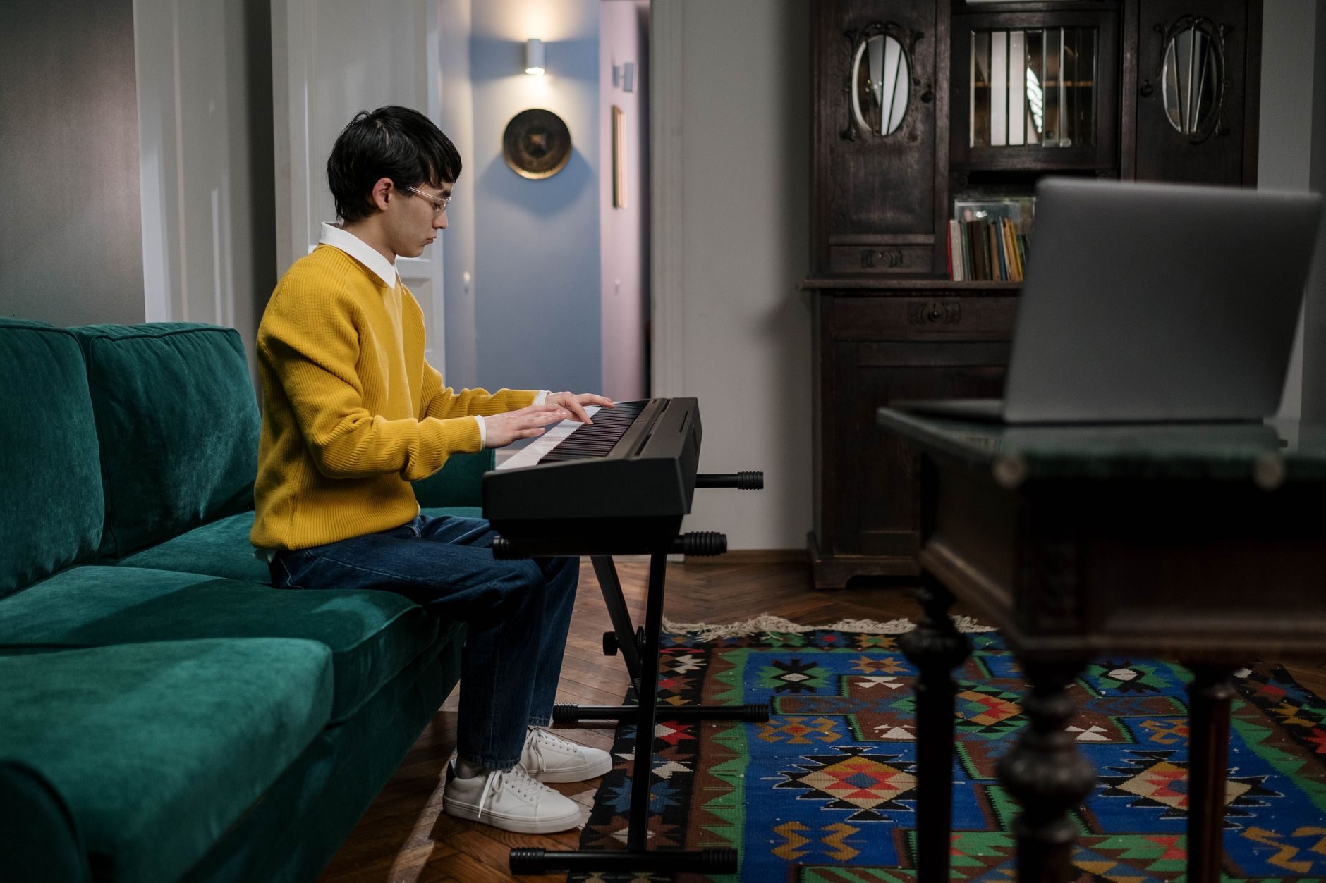 The Right Bench for a Roland FP-30X: Key Height, Stand and Seat Range